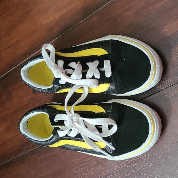 Vans - Picture 2 of 4